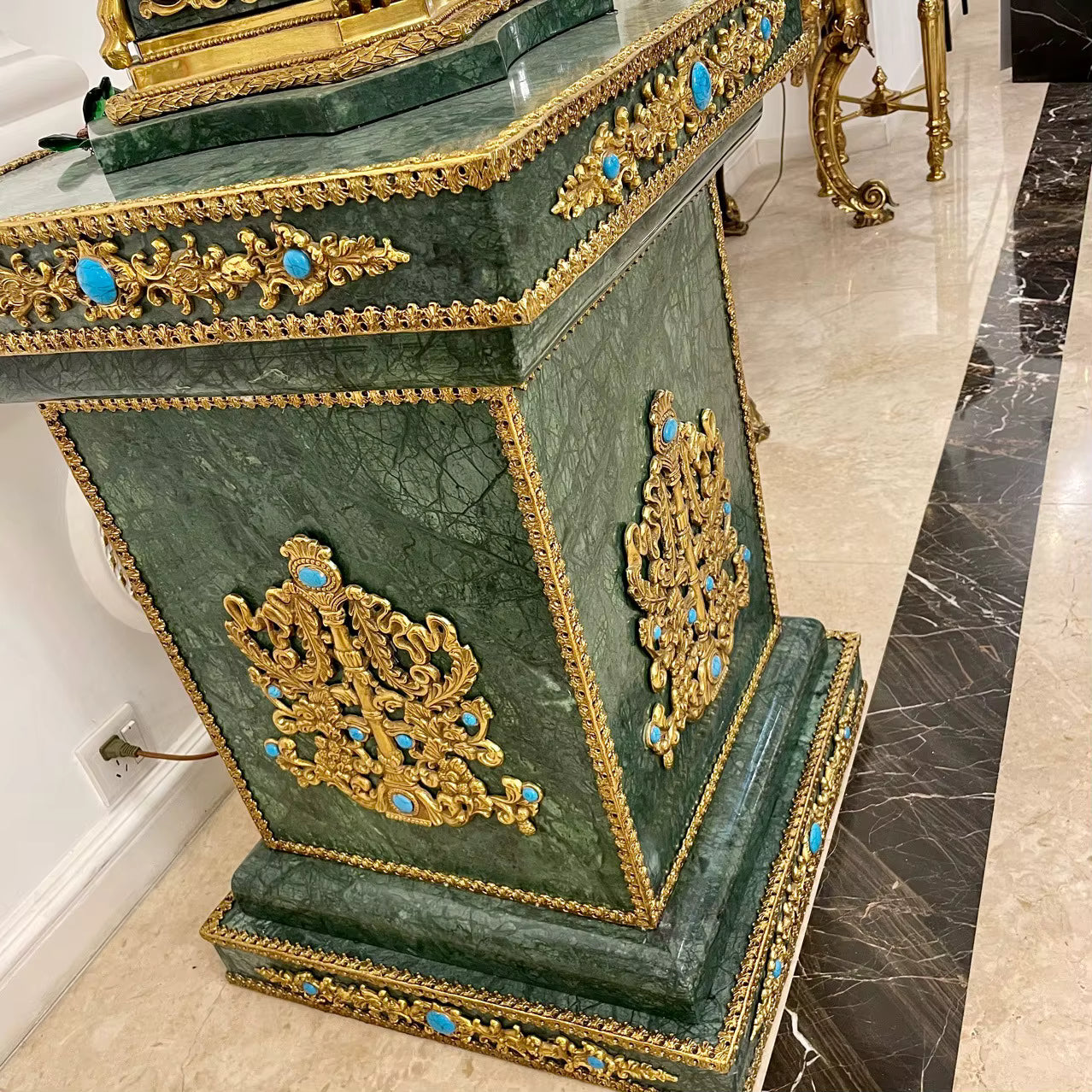 Elegant bronze and marble floor lamp ideal for villas and hotels in UAE