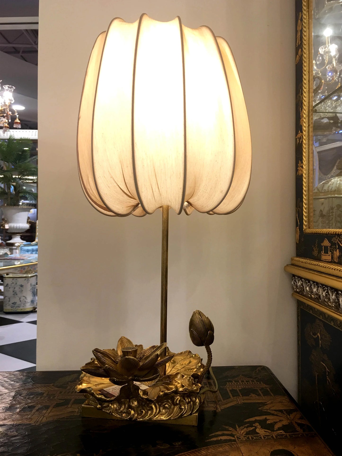 French Luxury Copper Lotus Leaf Shape Table Lamp